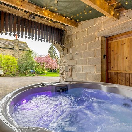Central Malham Wellbeing Escape Hot Tub & Studio Екстериор снимка