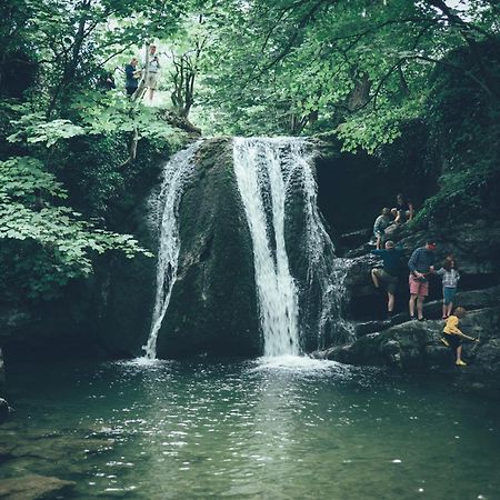 Central Malham Wellbeing Escape Hot Tub & Studio Екстериор снимка