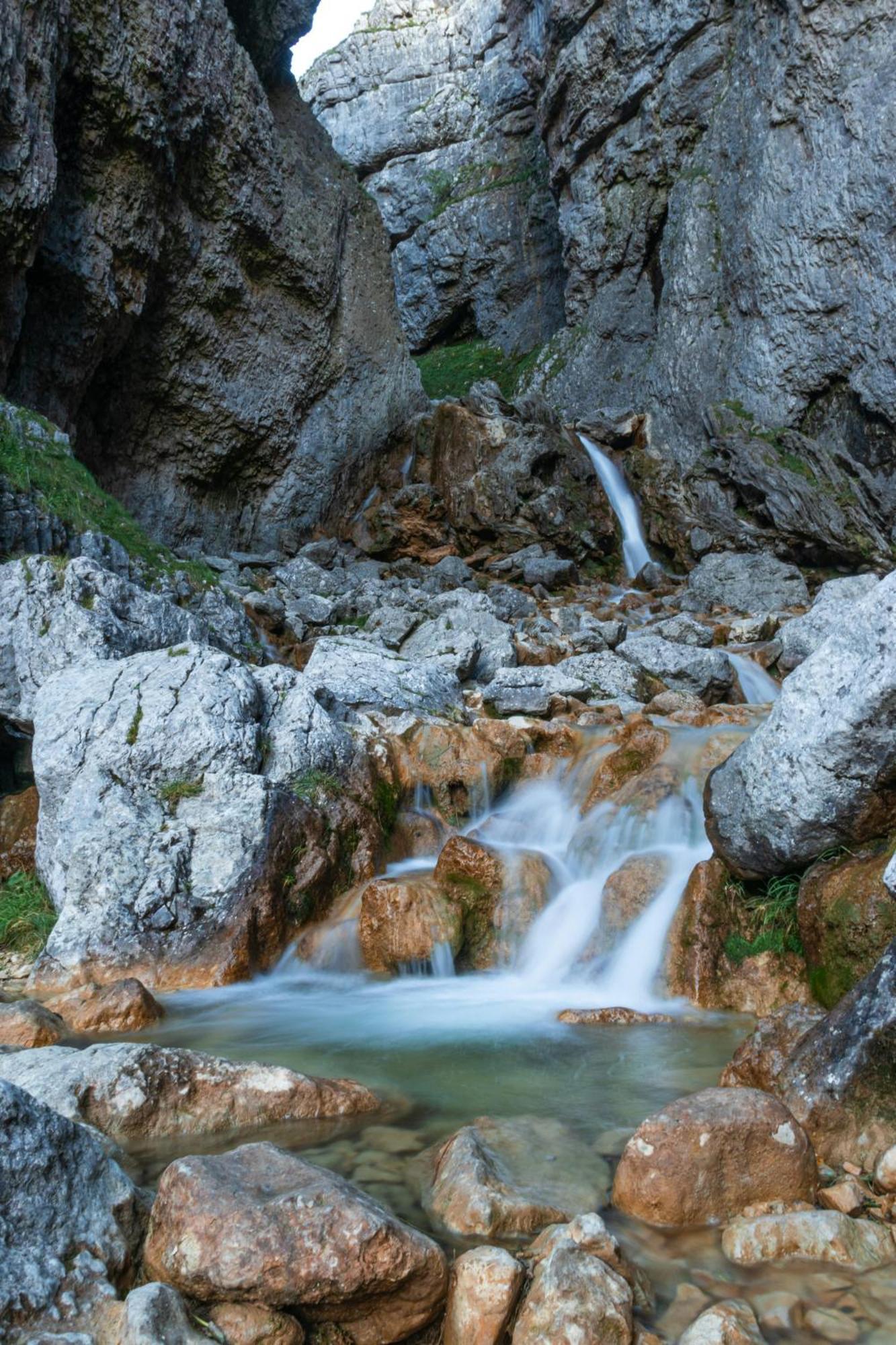Central Malham Wellbeing Escape Hot Tub & Studio Екстериор снимка