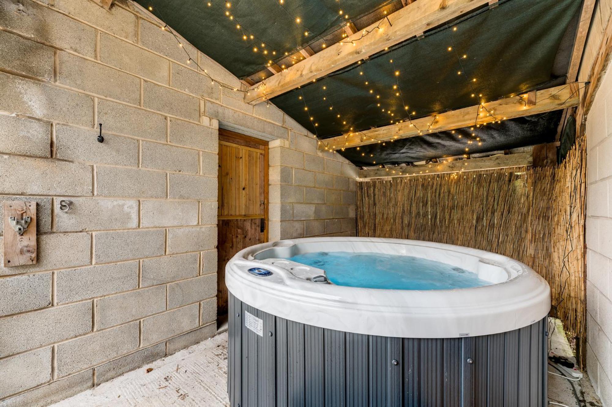 Central Malham Wellbeing Escape Hot Tub & Studio Екстериор снимка